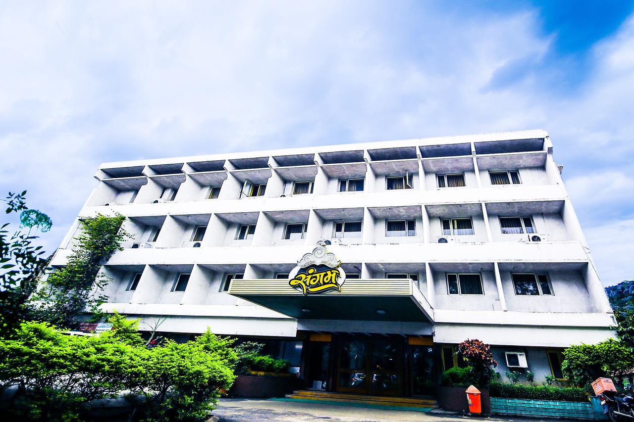 Hotel Sangam Karād Exterior foto